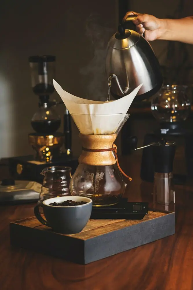 Café de filtro preparándose